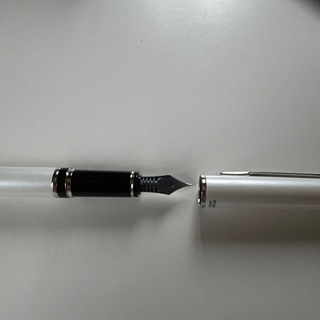 パイロット　限定万年筆　Ｆニブ　細字　グランセ　すずらん