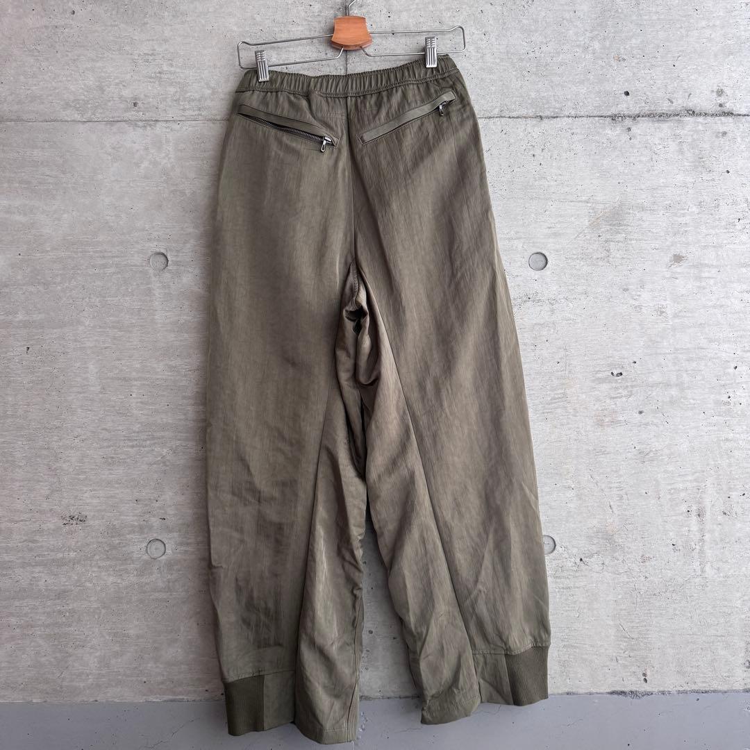 美品 ユリウス カーキ ミリタリー ワイドパンツ ナイロンパンツ サルエルパンツ