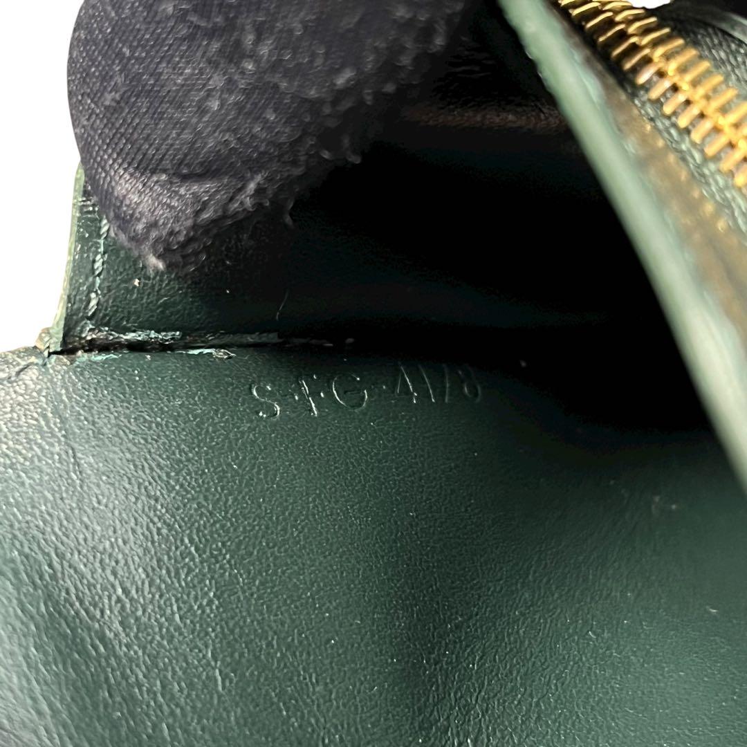 レア✨セリーヌ ストラップウォレット ロゴ刻印 レザー グリーン 緑 財布