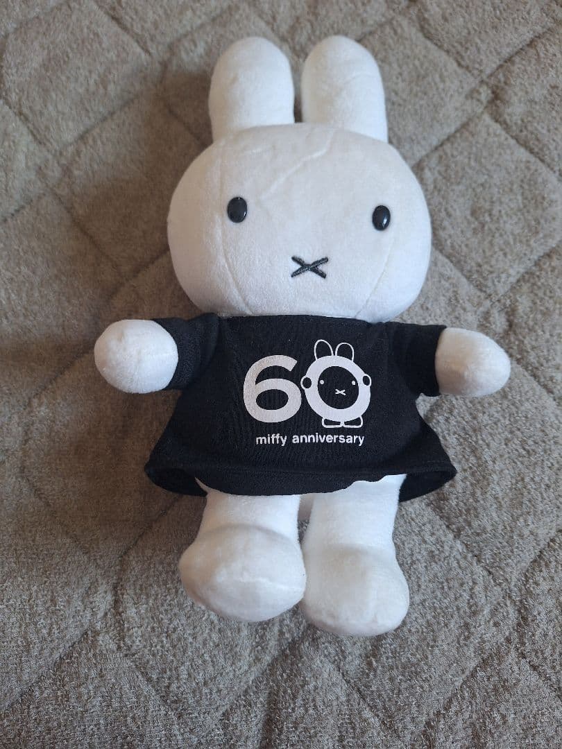 ミッフィー ぬいぐるみ ６０周年Tシャツ(ブラック)