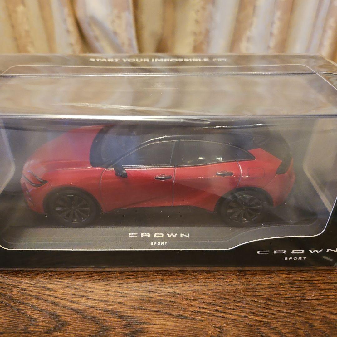 CROWN SPORT 1/30　ブラック✕エモーショナルレッド ミニカー