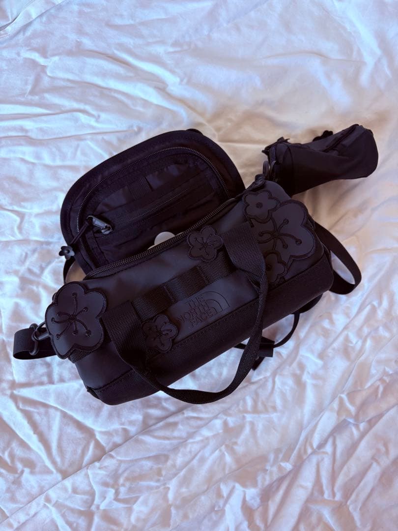 セシリーバンセン×ノースフェイス　ベースキャンプクラッチ