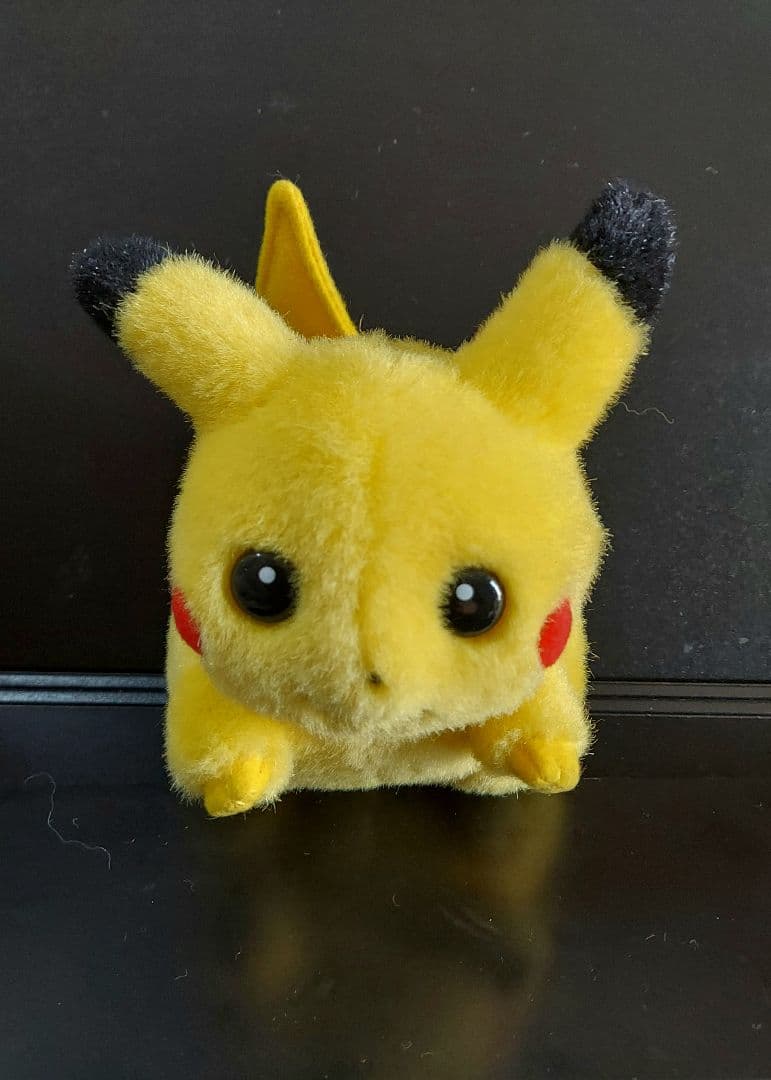 TOMY ピカチュウ ぬいぐるみ