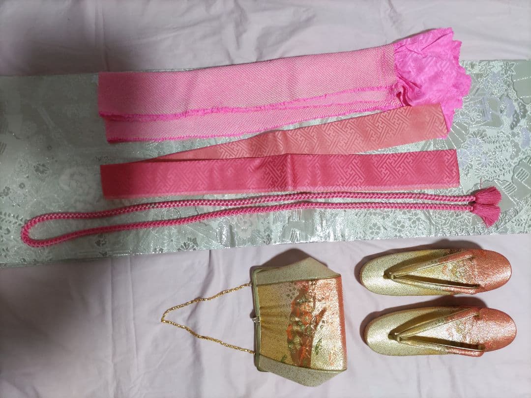 振袖セット　正絹　 白と薄紫ピンクの花柄　さが美