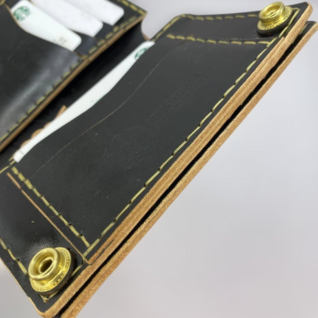 週末限定セール 折らずお札収納 茶芯 丘染めブラックの無骨トラッカーウォレット