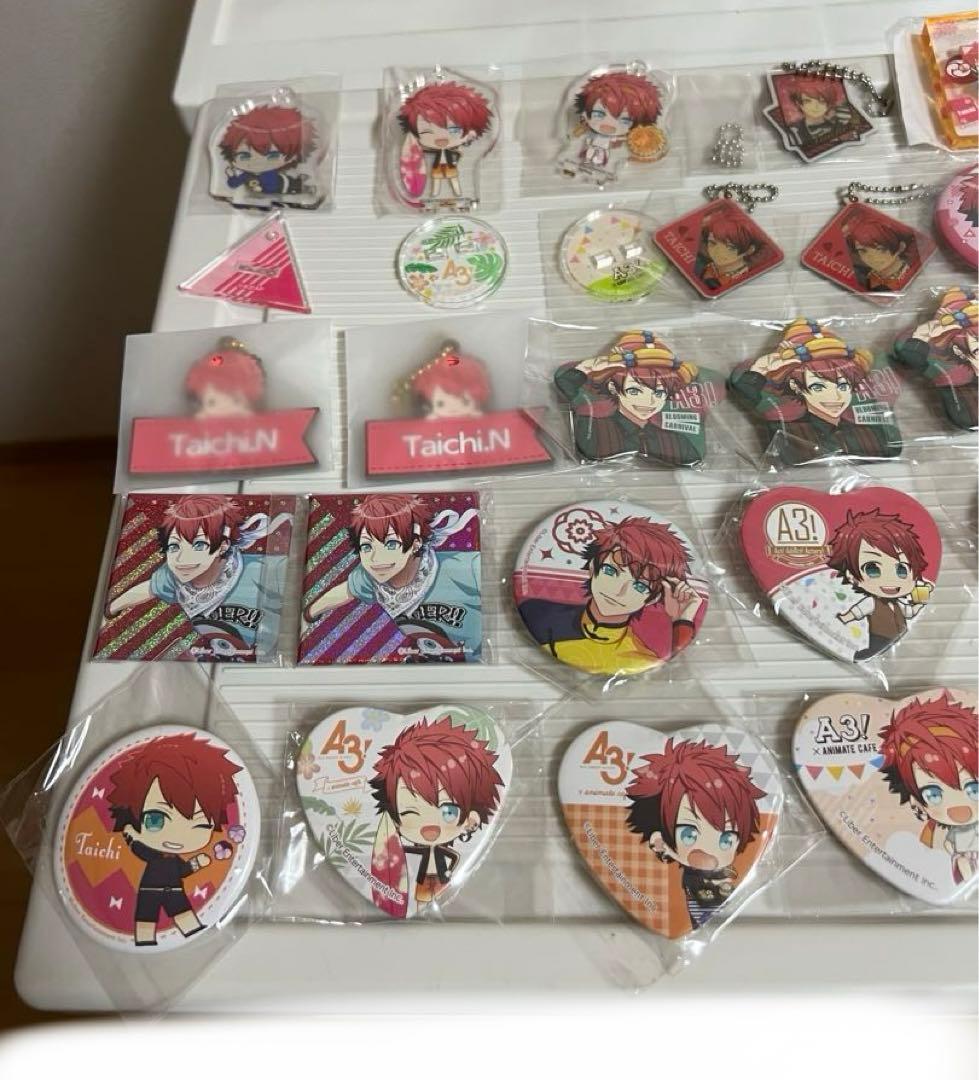 A3!七尾太の缶バッジ、アクリルスタンドのセット