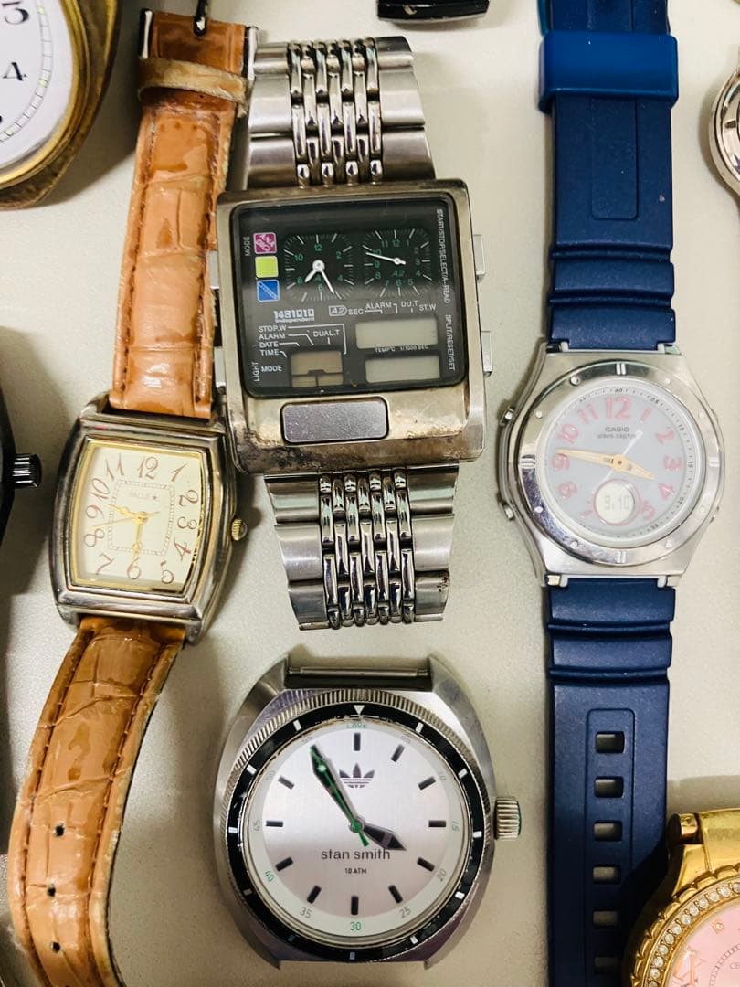 腕時計ジャンク34個 CASIO シチズンswatch 他