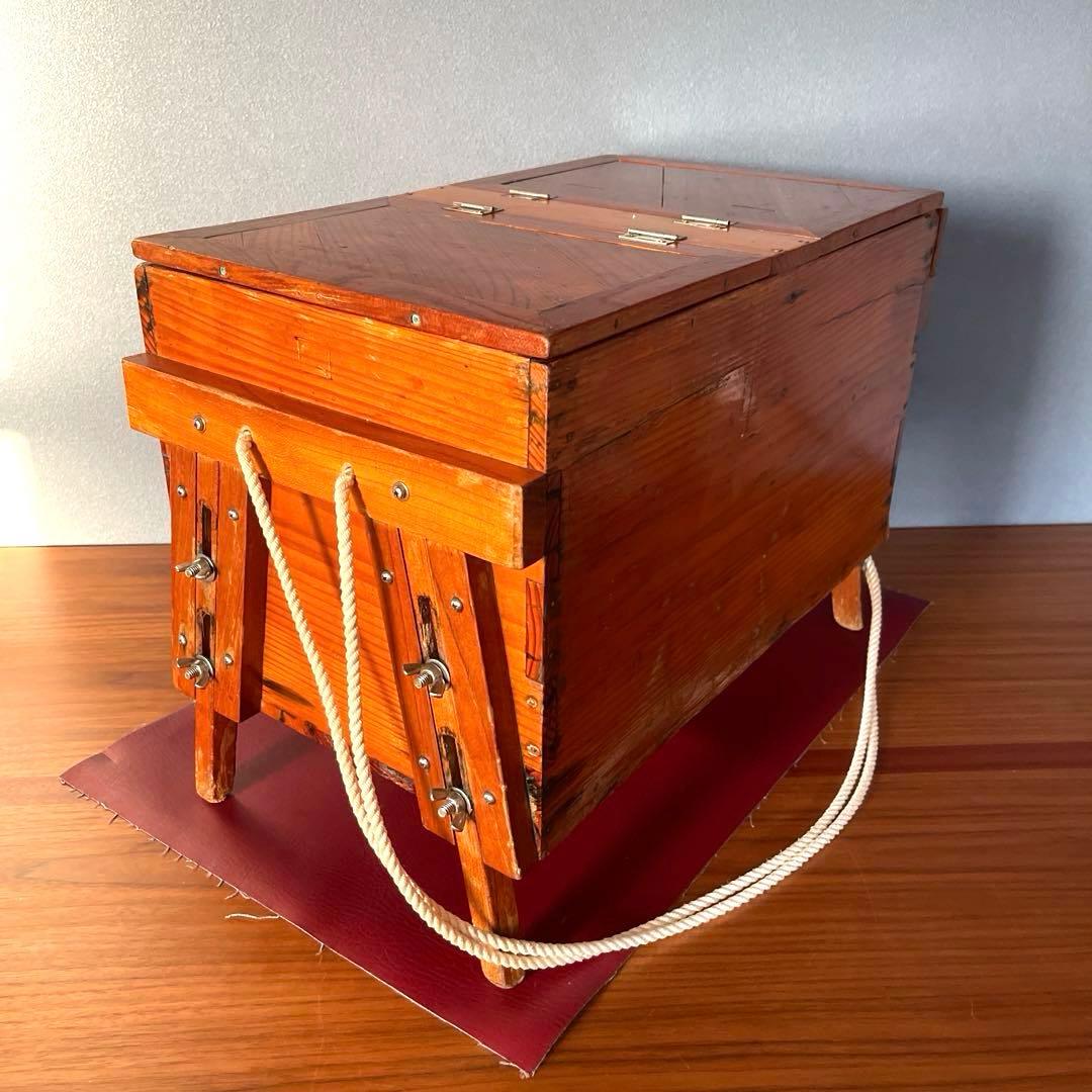 【紀州釣り】　釣り用箱　椅子　2本竿立て付き　木製 蓋付き　クーラーボックス