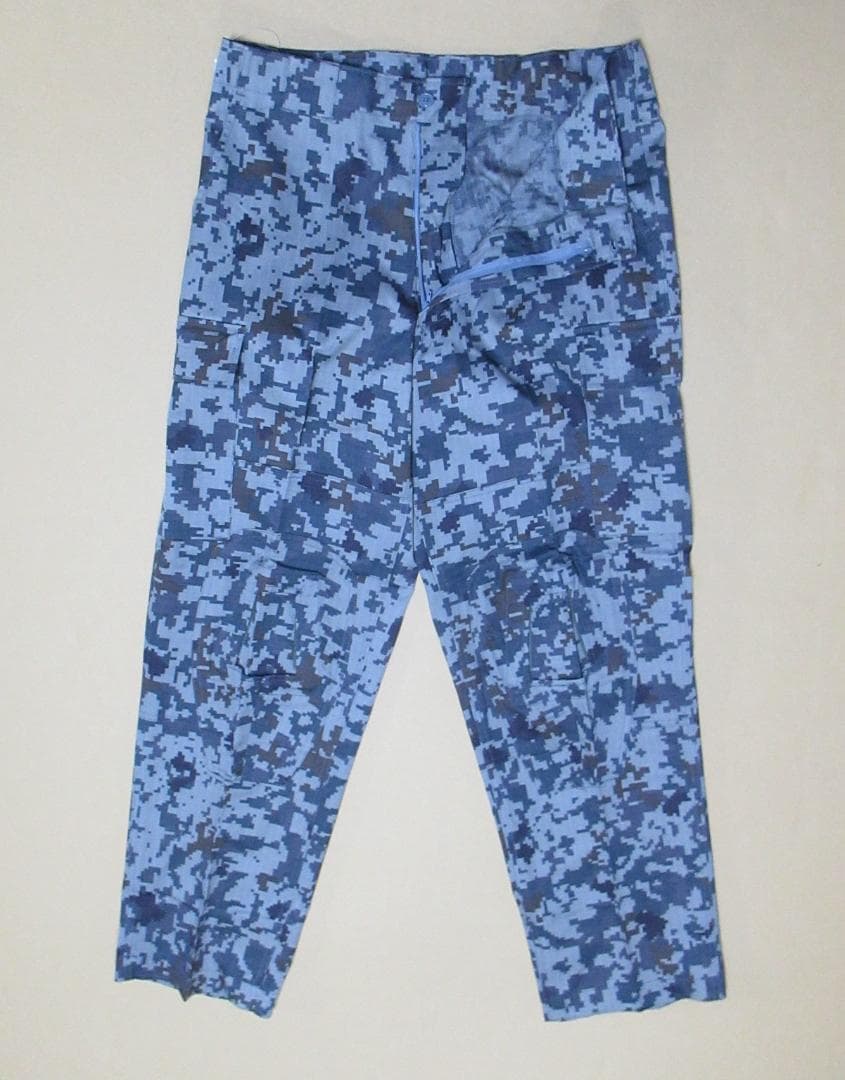 ５Ａ：航空自衛隊デジタル迷彩のコンバットパンツ（ニーパッドは付属しません）