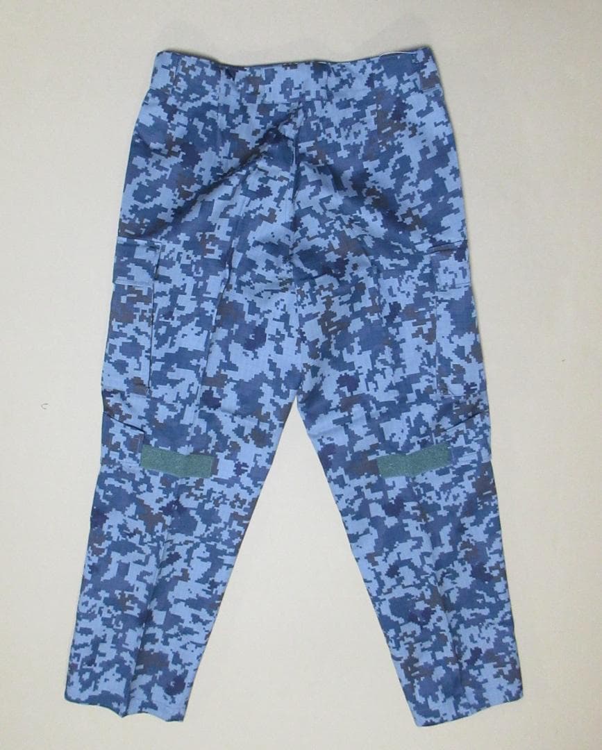 ５Ａ：航空自衛隊デジタル迷彩のコンバットパンツ（ニーパッドは付属しません）