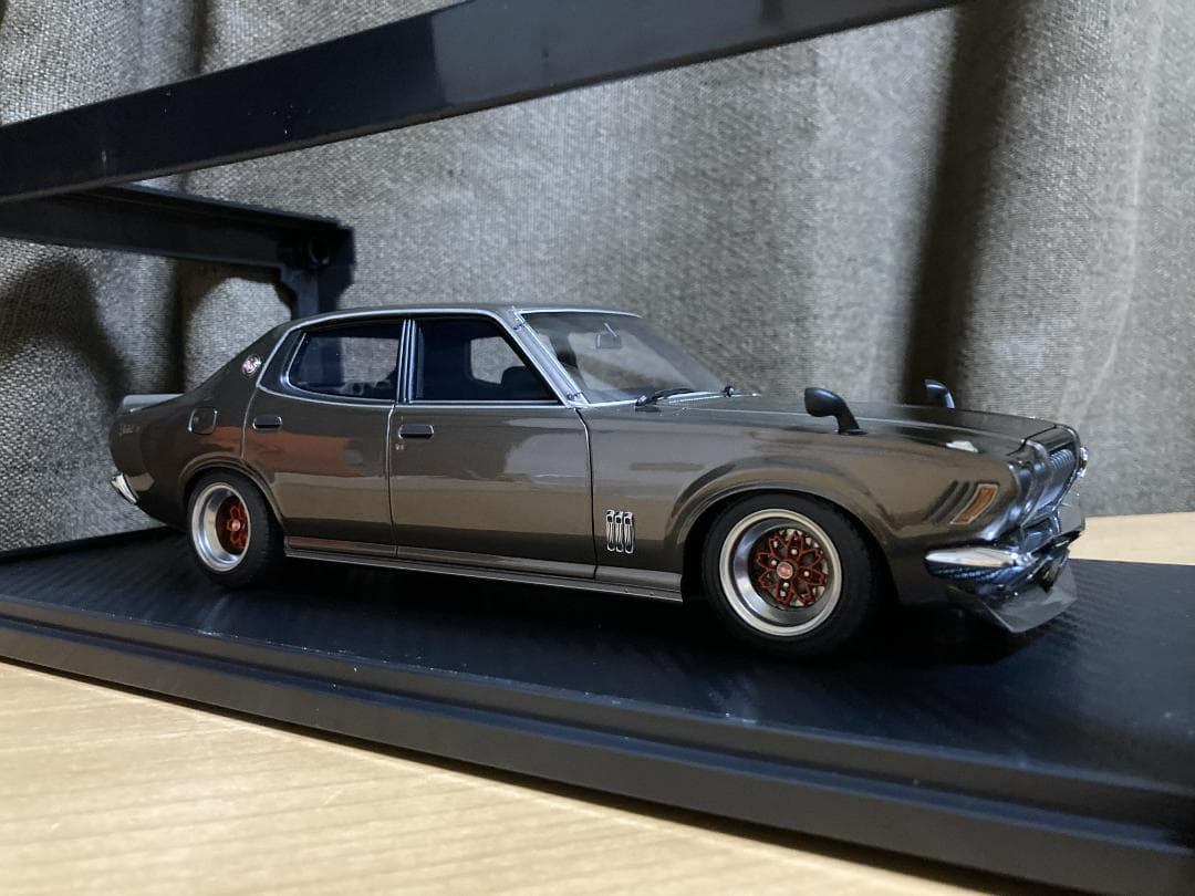 イグニッションモデル 1/18 ブルーバードU 2000GTX G610 弥生