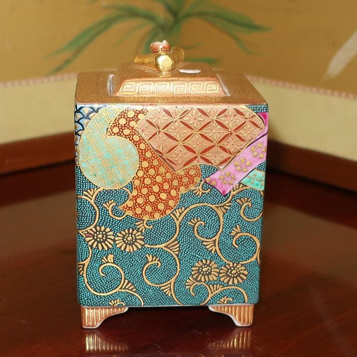 【評価1000特別価格】茶道具　香炉　置物　九谷焼　青粒小紋　錦泉作