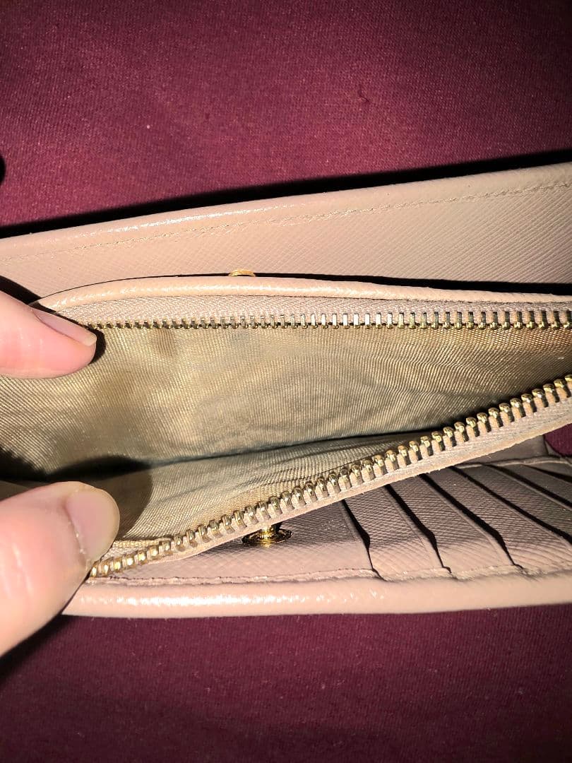 【限定値下げ】PRADA ベージュ 三つ折り財布 トライアングルロゴ