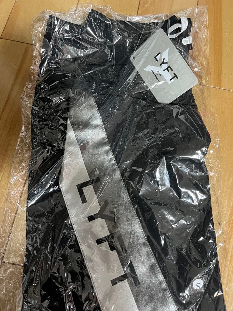 LYFT リフト　ボードショーツ　フィジーク 水着　ステージショーツ　新品