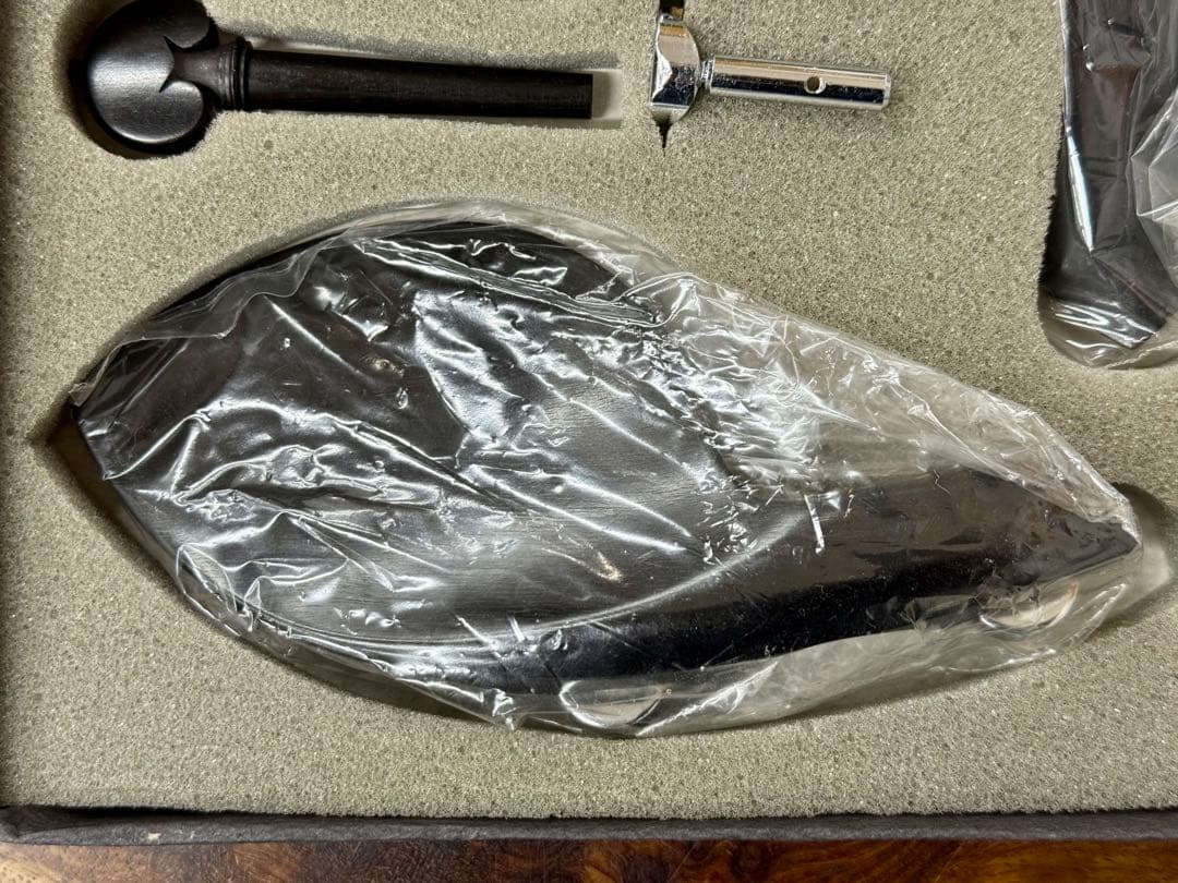 【新品】バイオリン用フィッティングセット（エボニー／クローム金具）未使用品！