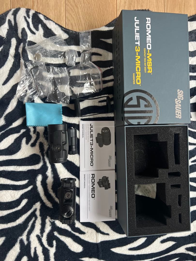 実物ほぼ未使用品SIG SAUER ダットサイト+マグニファイア