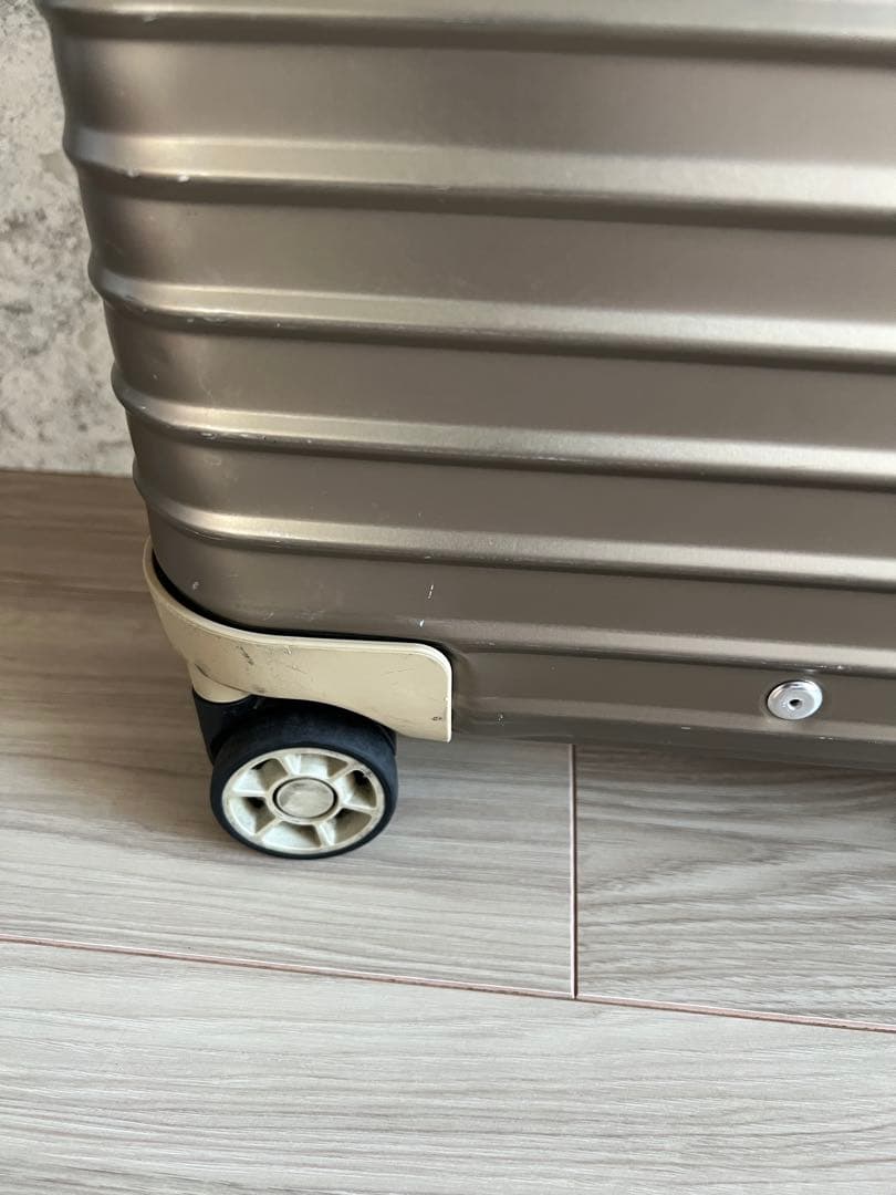 TAMO RIMOWA リモワ トパーズ チタニウム ビジネストロリー4輪