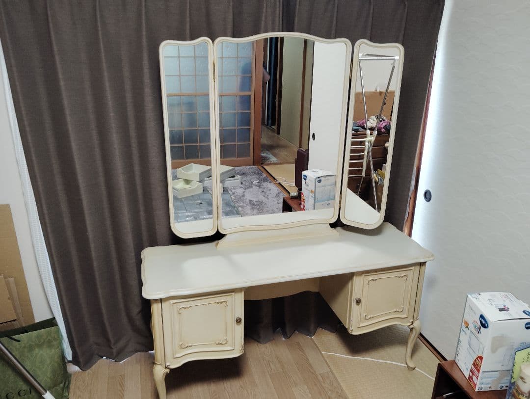 高級家具メーカー　鏡台①　アンティーク
