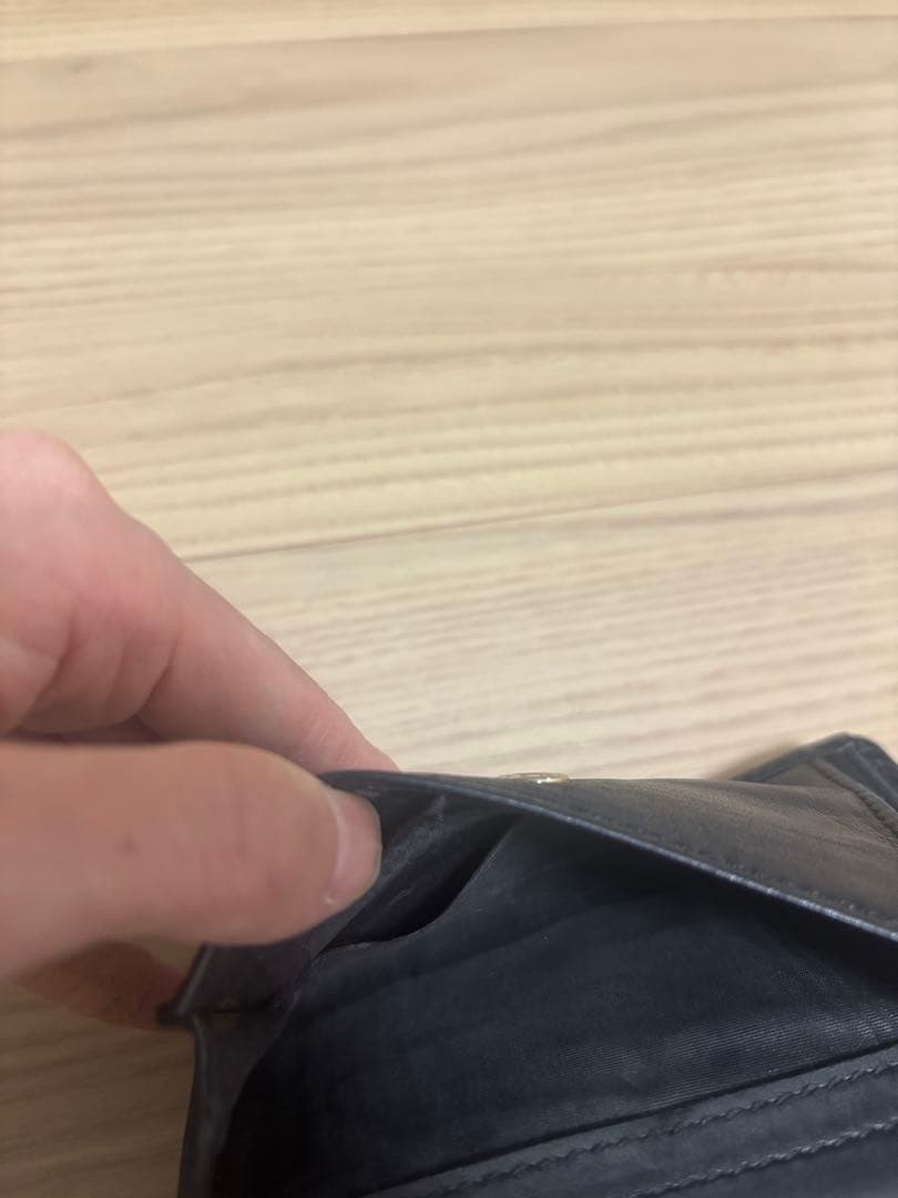 CHANELキャビアスキン財布