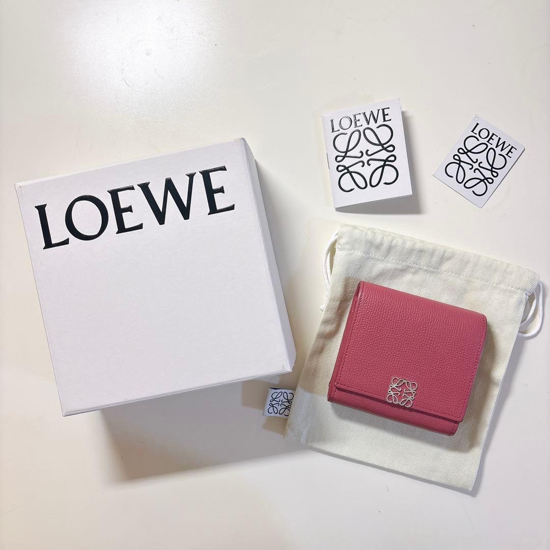 LOEWE ピンク 三つ折り財布