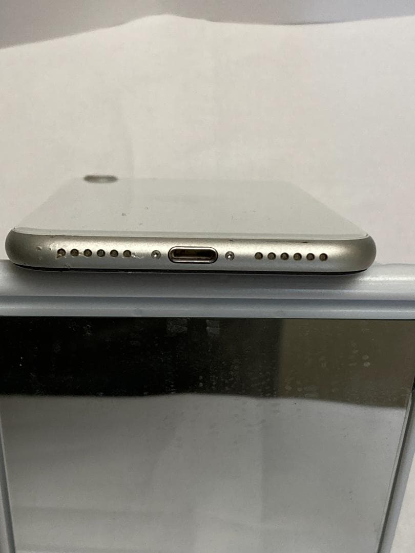 【画面割等ジャンク】Apple iPhone SE (第2世代) 白 64GB