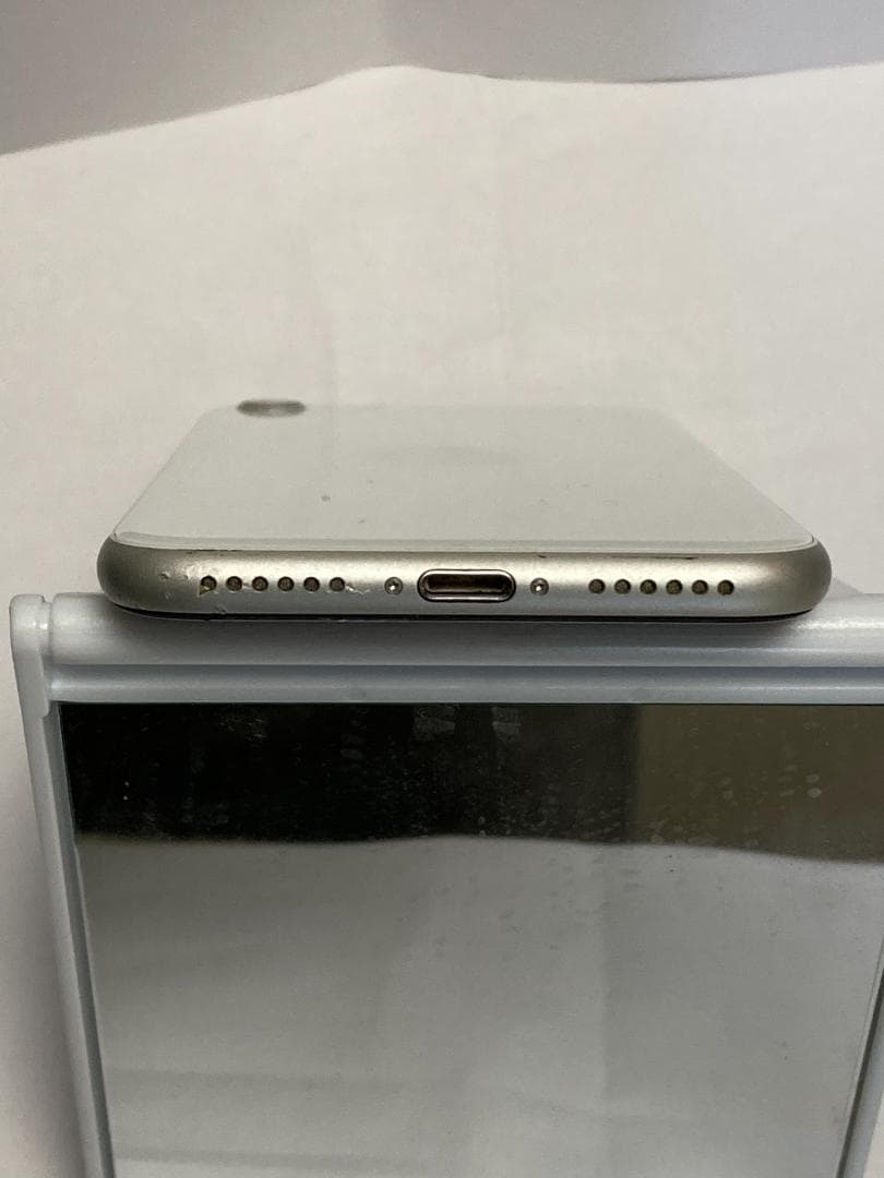 【画面割等ジャンク】Apple iPhone SE (第2世代) 白 64GB