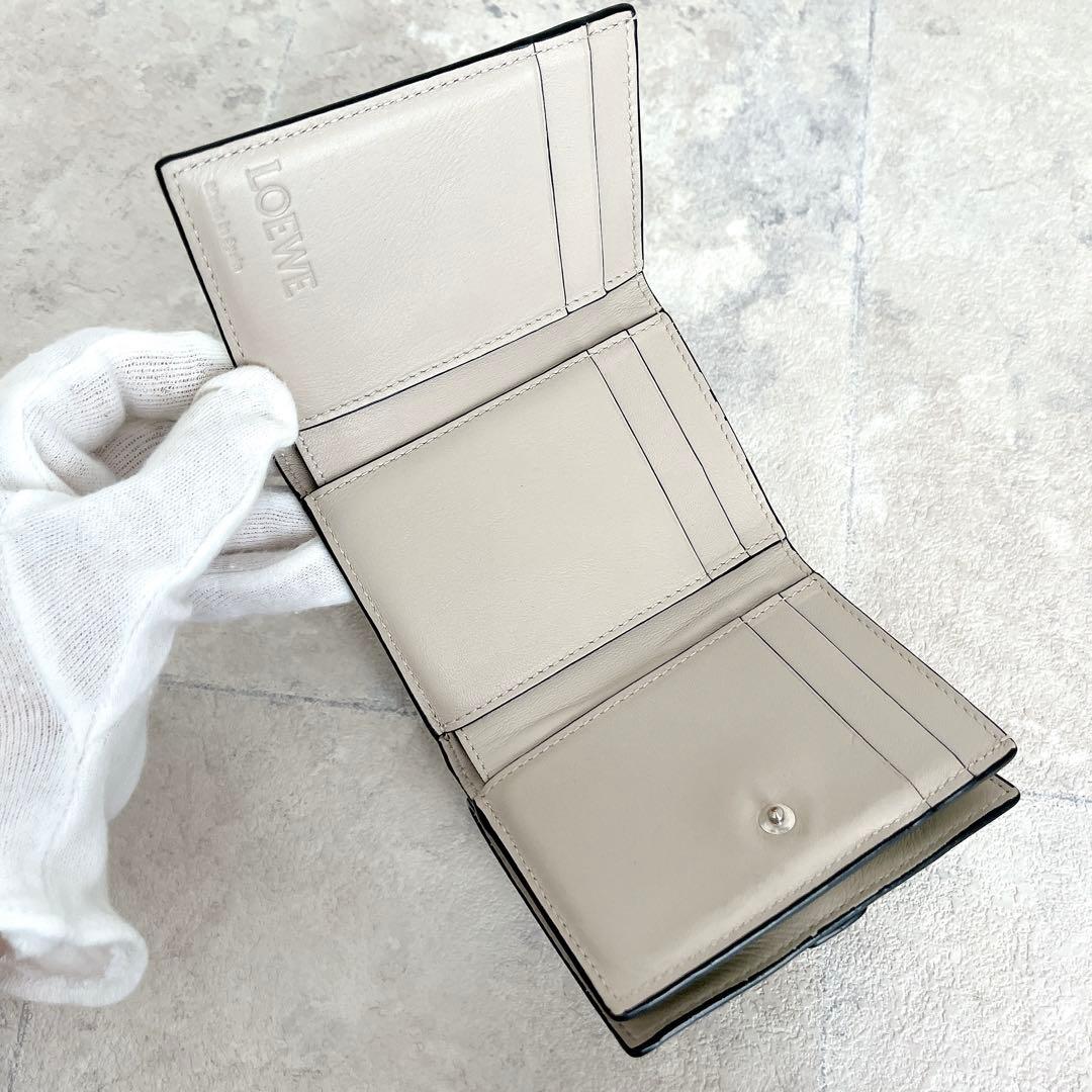 美品✨ロエベ　トライフォールドウォレット　アナグラム　三つ折り財布　ローズマリー