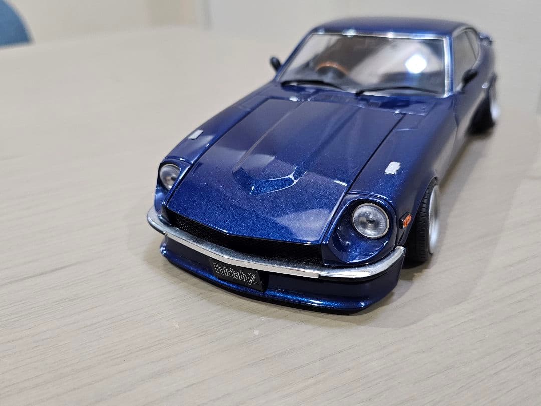 京商　1/18　日産　フェアレディZ　（S30）Street・ Sports