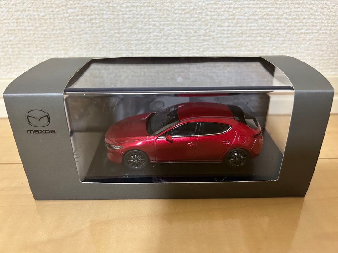 Mazda3レッド 1/43 スケール