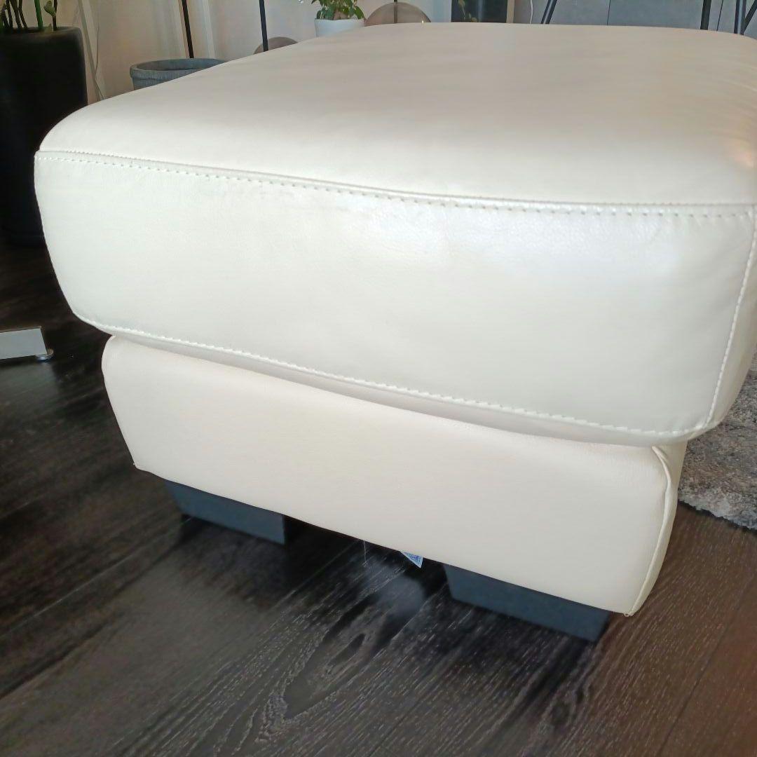 2台まとめて購入　②　IDC　大塚家具　本革　レザー　オットマン　ホワイト