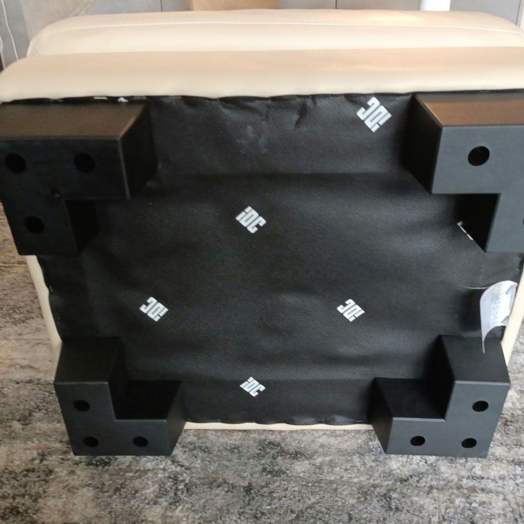 2台まとめて購入　②　IDC　大塚家具　本革　レザー　オットマン　ホワイト