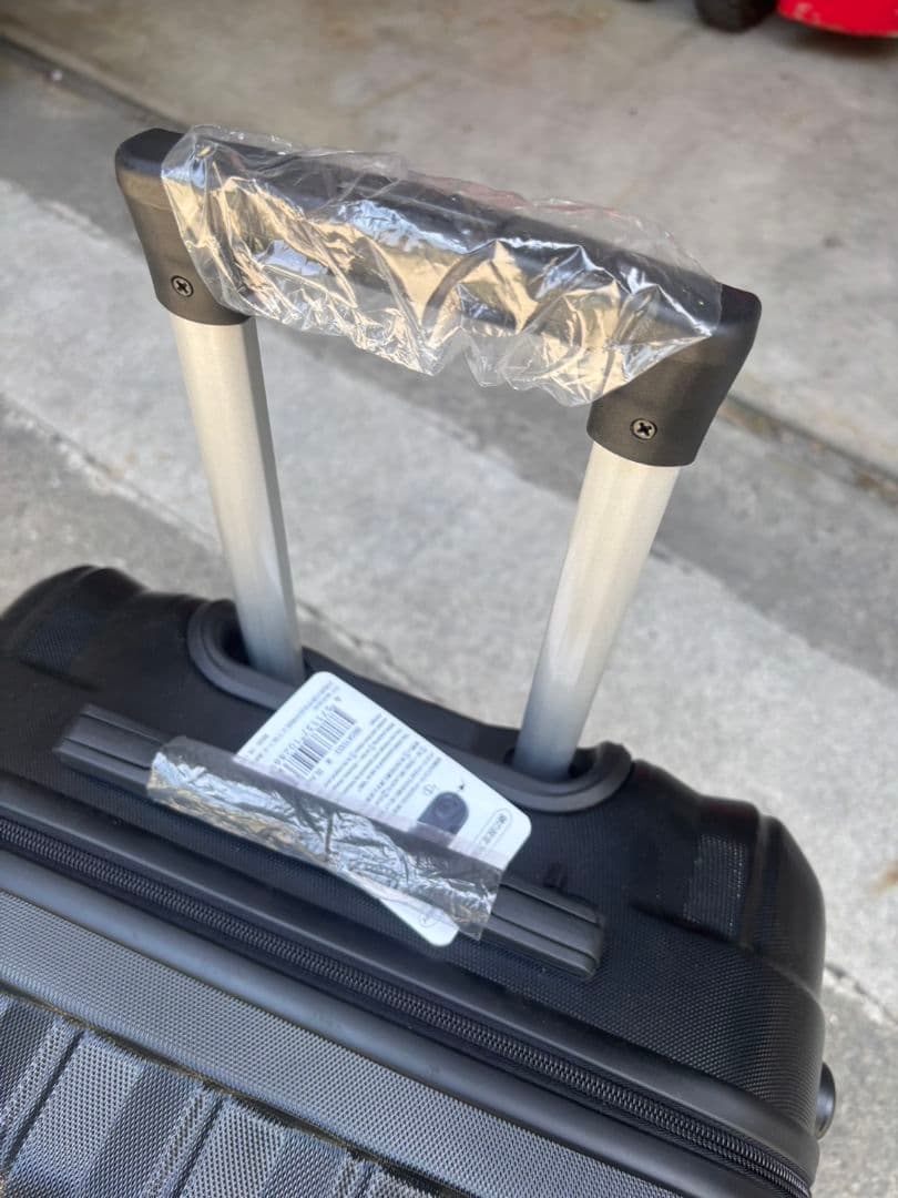 МサイズSサイズ新品未使用スーツケースキャリーケース　シルバー60L軽量3-5泊