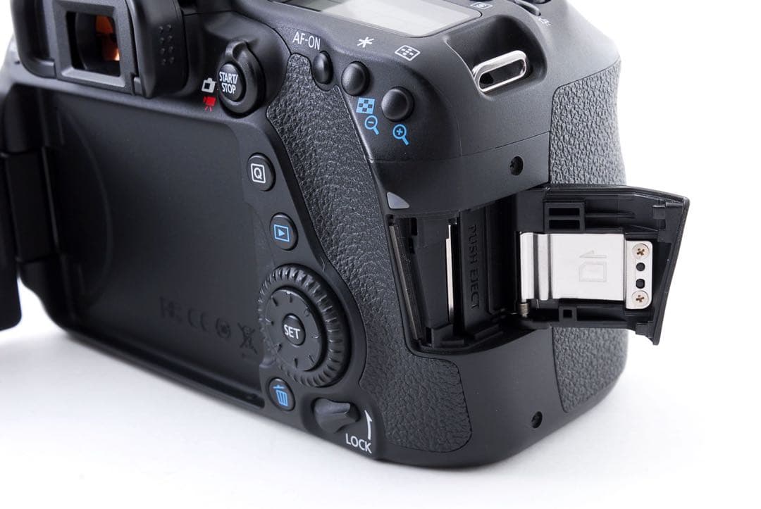 デジタル一眼レフカメラCanon EOS 80D標準&望遠ダブルレンズセット