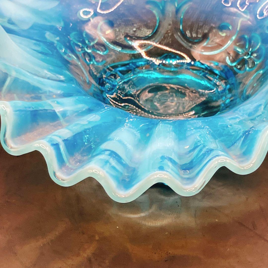 ブルー　オパルセント　ウランガラス　フリル ボウル フェントンかも