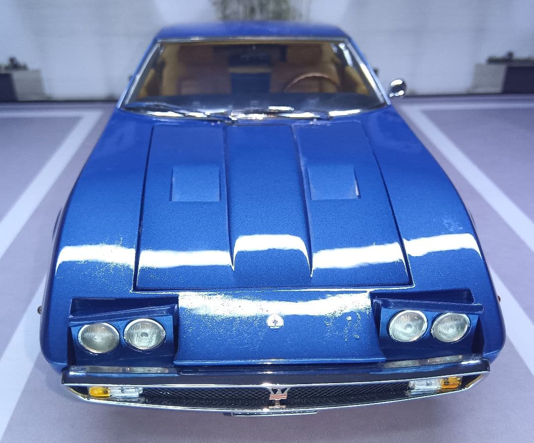 ミニカー MINICHAMPS Maserati Ghibli 1969-73 1/18