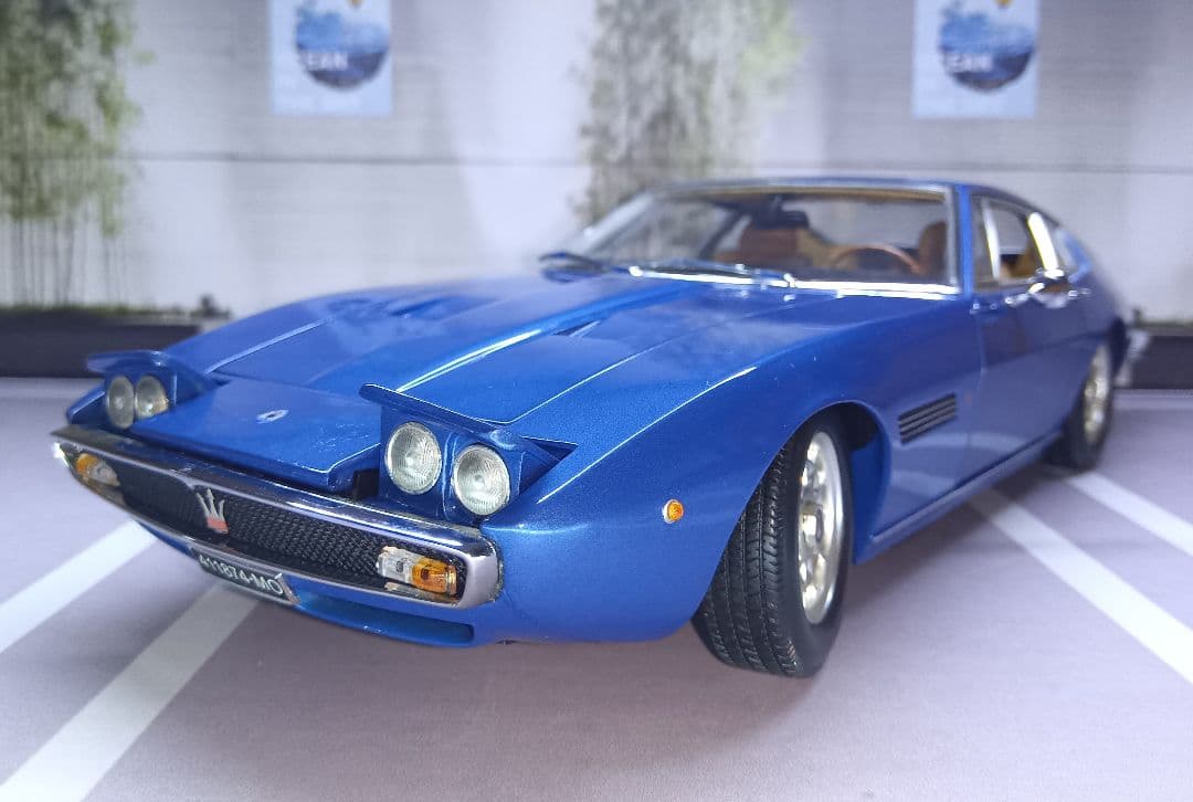 ミニカー MINICHAMPS Maserati Ghibli 1969-73 1/18