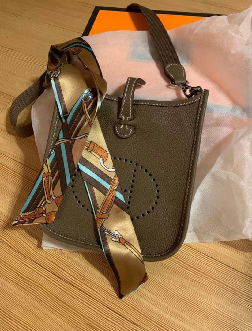 専用出品°・*:.。.☆新品未使用 ショルダーバッグ Hパンチング 高級革