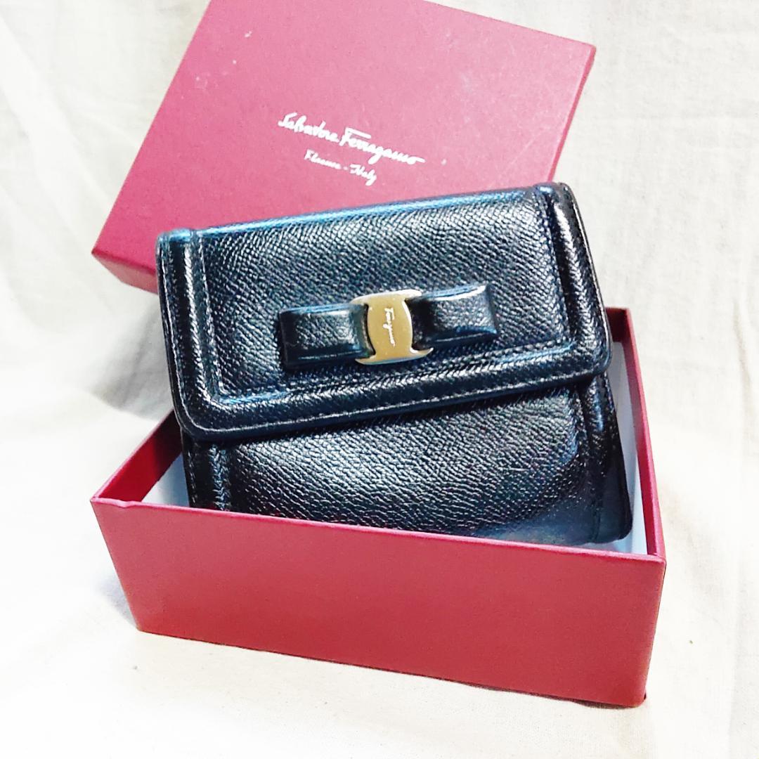 箱付き 良品 フェラガモ Ferragamo 折り財布 ヴァラ リボン ブラック