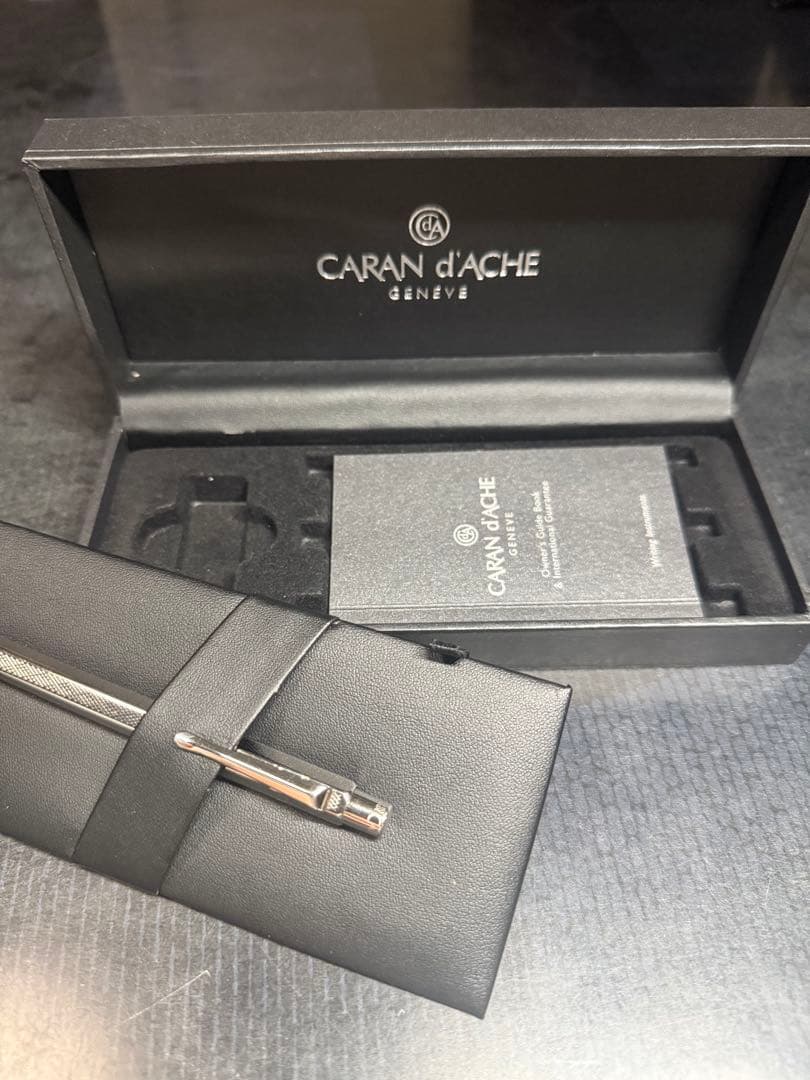 CARAN d'ACHEボールペンエクリドール専用ケース付き