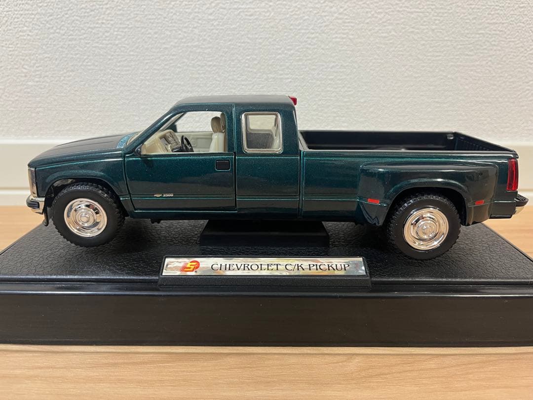 ミニカー 1997 chevrolet c/k pickup 3500