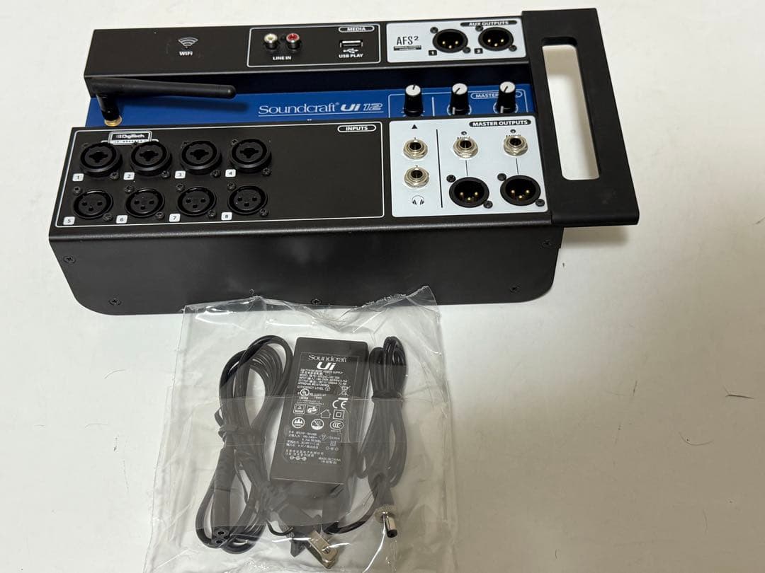 Soundcraft Ui12 デジタルミキサー