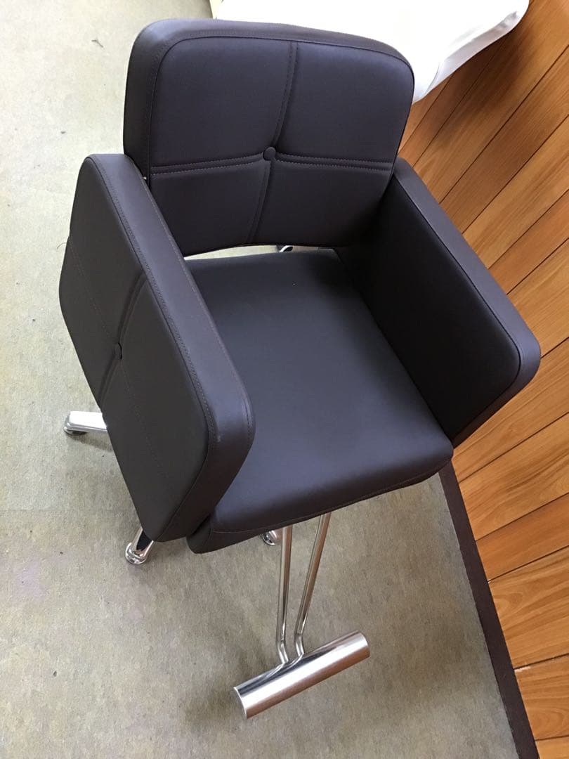 ダークブラウン オフィスチェア アームレスト付き