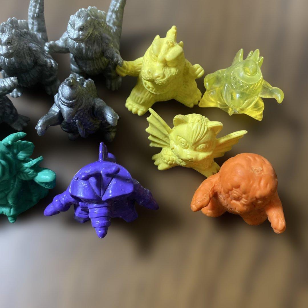 怪獣ガチャガチャ