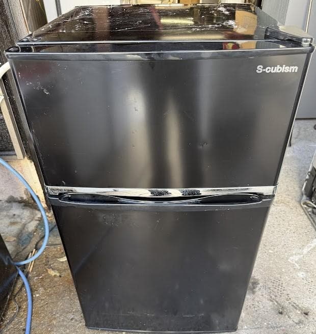 エスキュービズム 2ドア冷蔵庫 2016年 キッチン 家電 黒色 大阪市