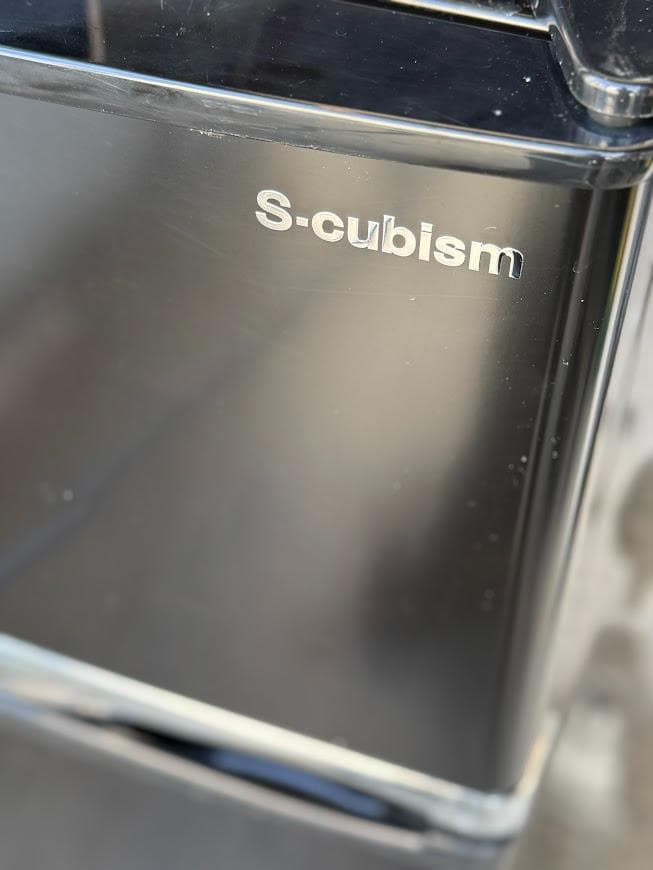 エスキュービズム 2ドア冷蔵庫 2016年 キッチン 家電 黒色 大阪市