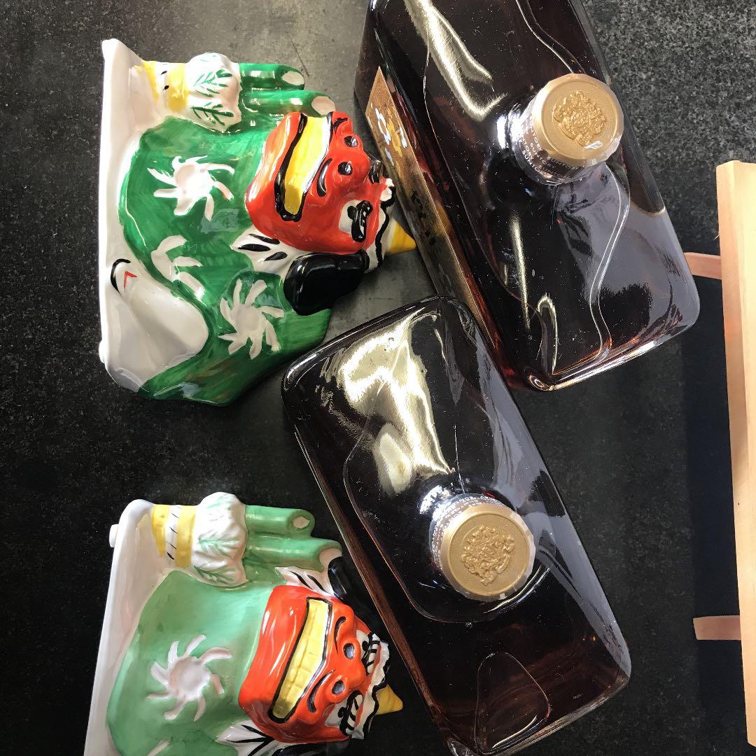 希少　『賀正　獅子舞』サントリー陶器ボトルウイスキー  未開栓　送料無料