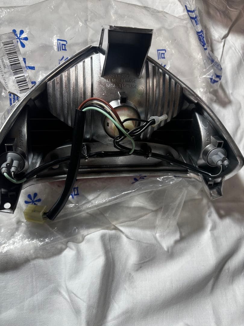 v125g 廃盤希少新品台湾テール(紅白テール)