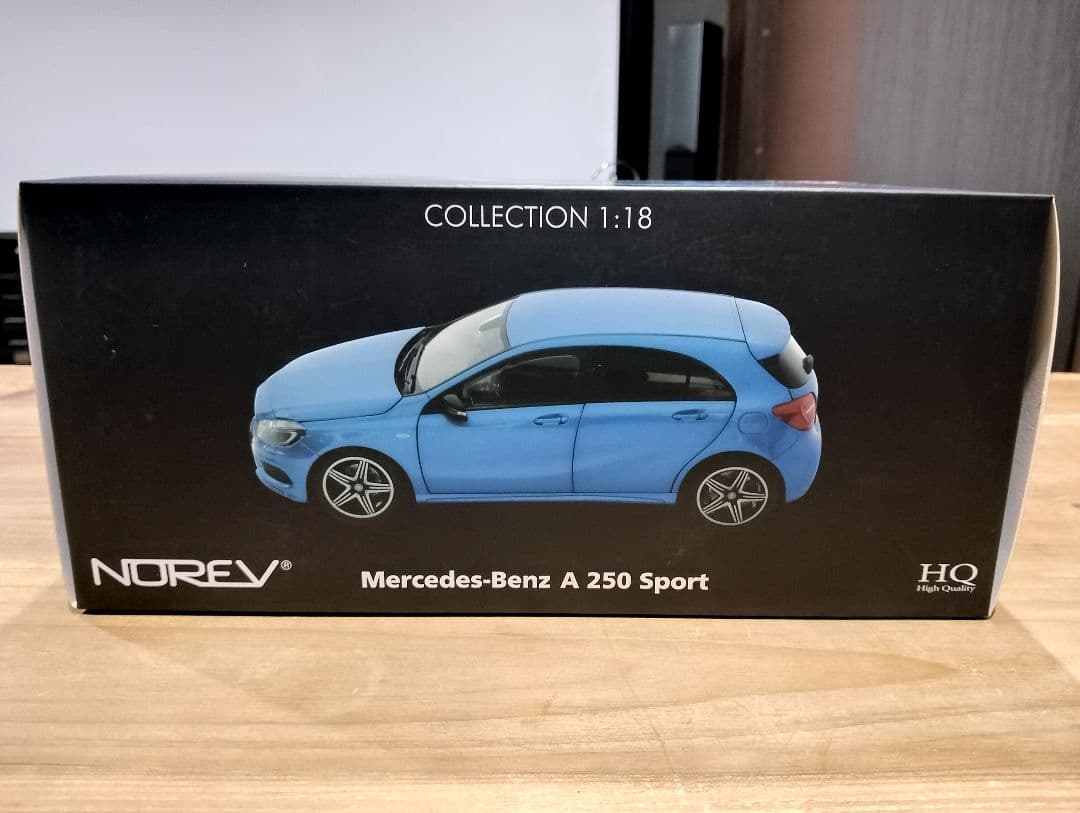 1/18　ベンツ　Aクラス　W176 A250 スポーツ　ミニカー　ブルー