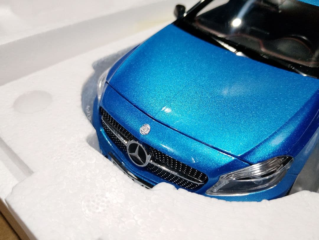 1/18　ベンツ　Aクラス　W176 A250 スポーツ　ミニカー　ブルー