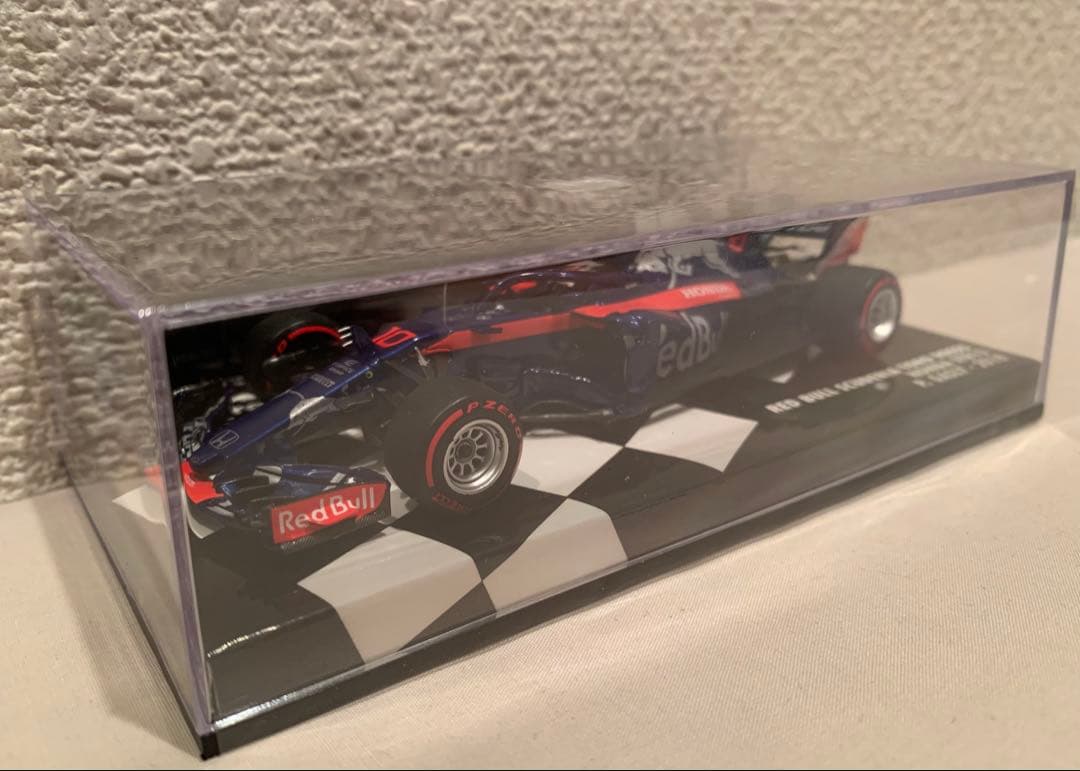 ミニカー Red Bull Scuderia Toro Rosso Honda STR13